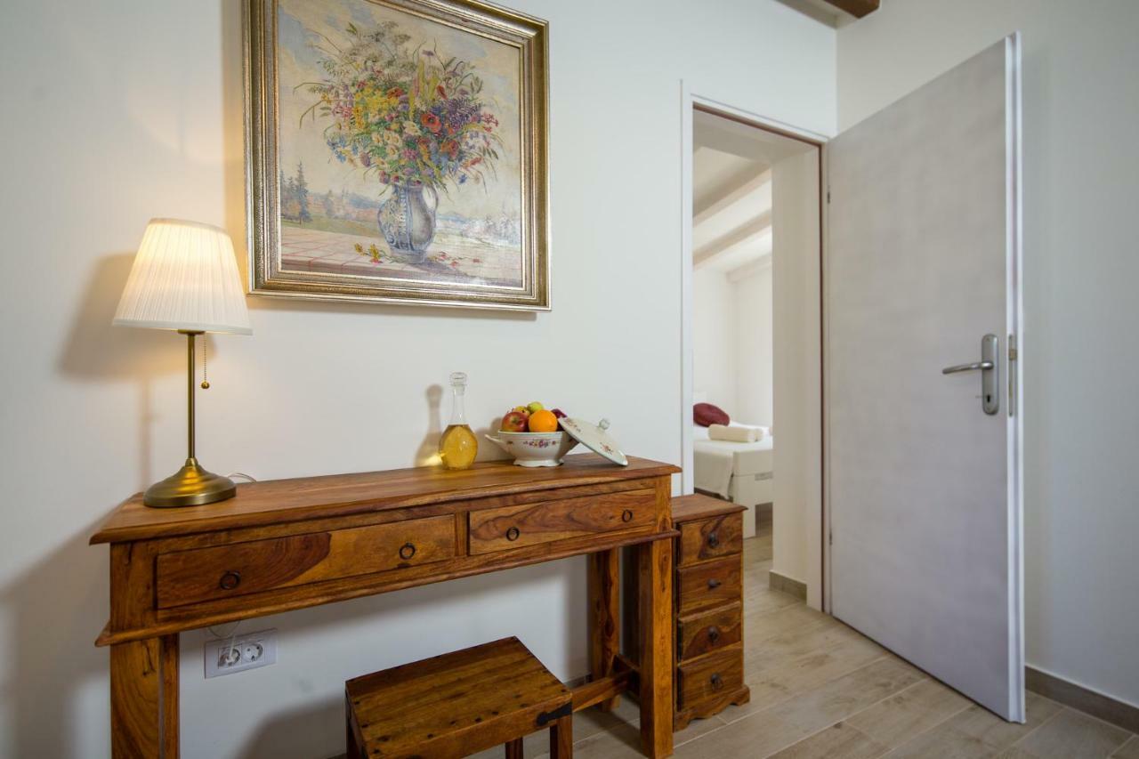 House Jozefina With Pool Apartment Ровин Екстериор снимка