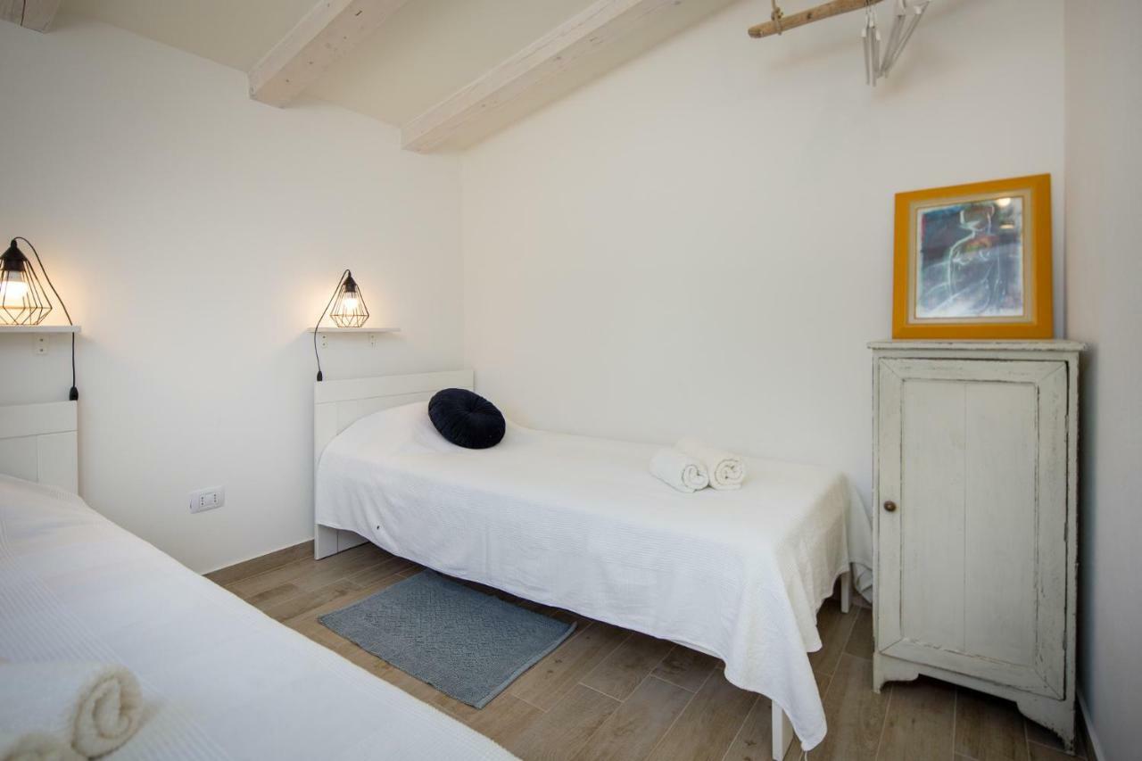 House Jozefina With Pool Apartment Ровин Екстериор снимка