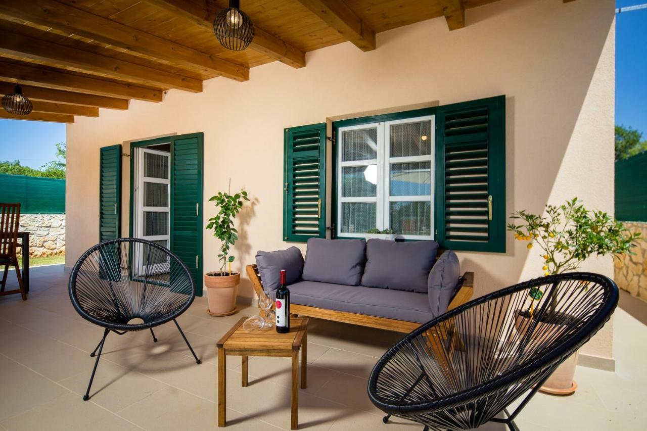 House Jozefina With Pool Apartment Ровин Екстериор снимка